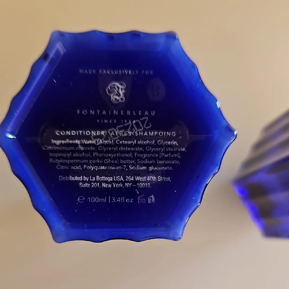 Source Unknown Blue and Gold Body Wash Collection - Picture 10 of 10